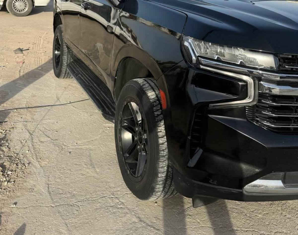 السلام عليكم من رخصة الادمن
تاهو LT  نص فول وارد امريكي موديل 2023 مرقمه وكامله رقم بغداد  للبيع 
‏ وارد امريكي حادثه مثل مموضح بالصور صفحة اليمين مصلح او مصبوغه صفحة اليمين بارد بالجاملغ الخلفي الايسر   
ماشية 48000
‏ فول مواصفات 
‏8سلندر محرك ( 5300 )
تو ويل
‏كراسي جلد اصلي
‏كراسي اثنين كهرباء
‏كراسي هزاز(عند اقتراب السيارة من اي شي)
‏كراسي(تدفئه)
‏تبريد خلفي شاشة
‏شحن الهاتف لاسلكياً
‏كروس سرعة
‏نظام AUTO START
‏نظام هندبريك دكمة AUTO HOLD
‏نظام مانع انحدار
‏فول تحكم استيرن(جهتين امامي+جهتين خلفي)
‏استيرن كهرباء
‏استيرن تدفئة
‏شاشة عرض الاعطال
‏صندوك كهرباء(شفط)
‏فتح صندوك تلقائيا عن طريق القدم
‏دبل كير(عادي+اوتوماتيك)
‏ناقل حركة 10 نمر
‏دبل حساس(امامي+خلفي)
‏نظام تحكم بمستوى الضوء الداخلي
‏مانع تزحلق
‏مري شفط
‏شاشة امامية كبيرة اصلية
‏شاشات خلفية اصلية
‏تشغيل عن بعد

السعر 380ورقه مستعجل كلشش
مكان السياره      البصره للاستفسار 
‏  
‏رقم الهاتف ***********
