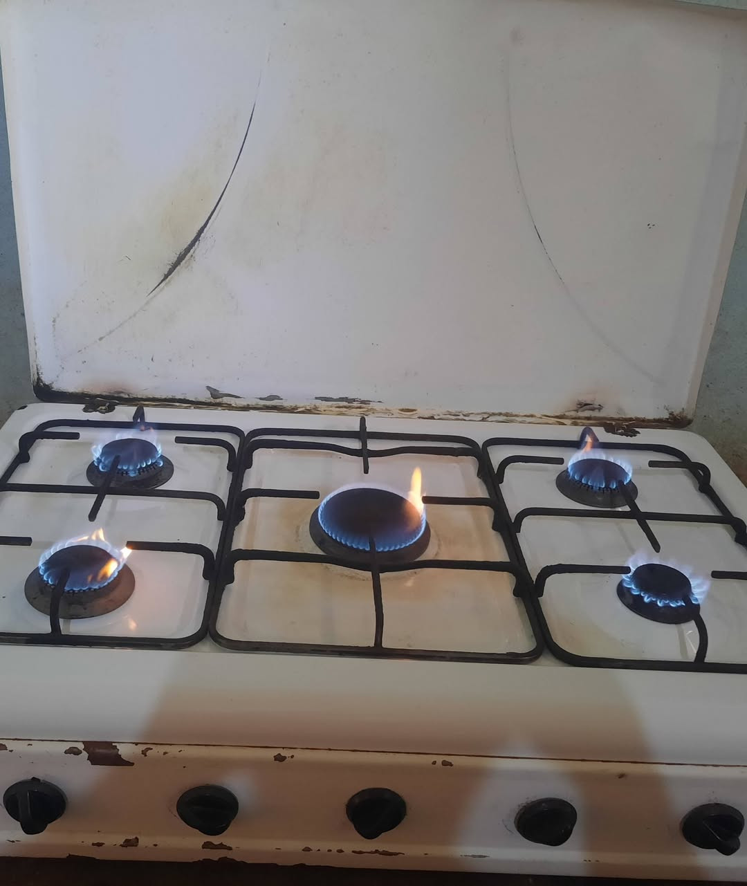 طباخ مستعمل للبيع بسعر مناسب الاستفسار***********
