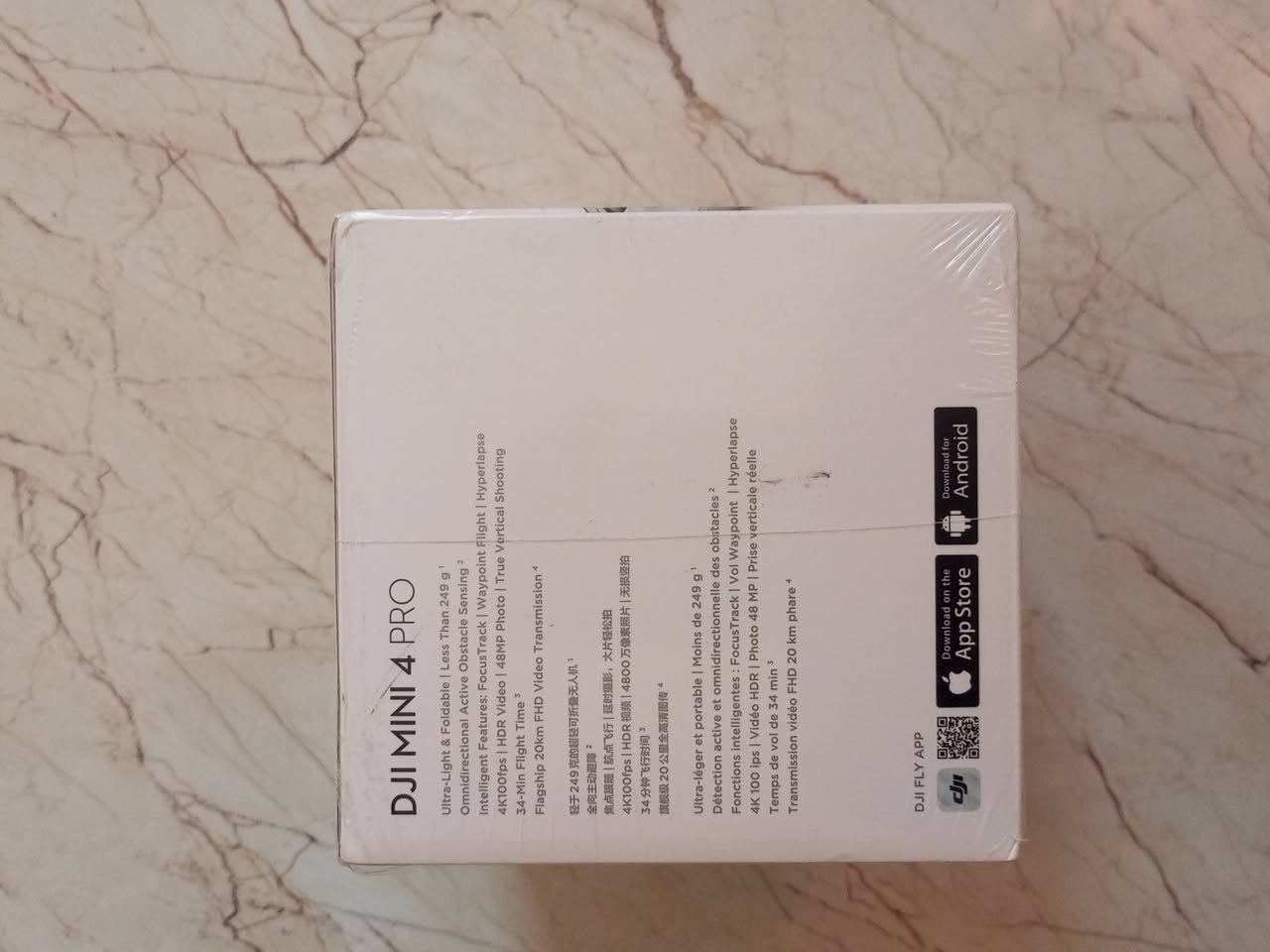 درون dji mini 4 pro
جديدة بعدها ما مفتوحه نسخه السنگل معروفه مواصفاتها سعرها مليون و١٥٠ وبيها مجال مكانها ديالى 
للاستفسار ***********
