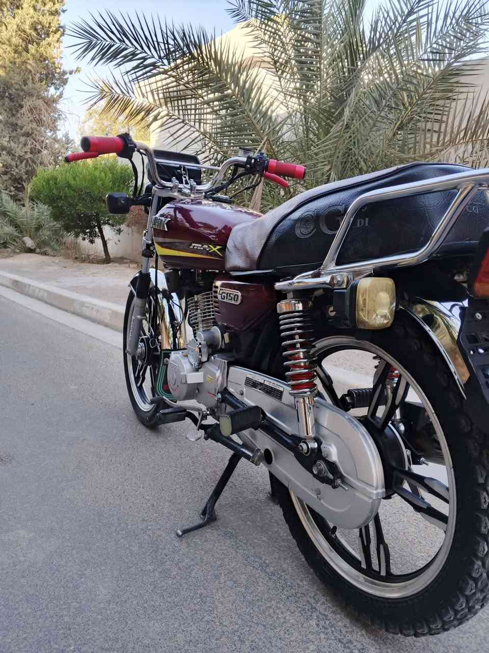 علئ بركت الله///سلام وعليكم سونك للبيع موديل 23 بلادي مكينه بلاديه مناقصهه سعر 650 وبي مجال  شي اتصله علئ***********

