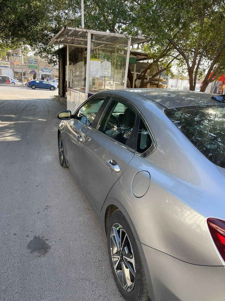 كيا فورتي سلفر 2023 بغداد الانكليزي 
✅ مواصفات:

 تحويل ثاني  يوم ■ حادث تبديل دعامية امامية فقط وبارد بخشم الجاملغ جهة الصدر بدون صبغ 

تبريد قطعتين 3 انضمة قيادة رادارات امامية وخلفية وجانبية تحديد مسار قيادة ذاتية اشارات بالمري تدفئة كشنات تدفئة ستيرن نظام النقطة العمياء وباقي المواصفات معروفة  
#ماشيه_23
#السونار_مرفق_بالمنشور

#السعر_165 وبيها مجال

للإستفسار : ***********
