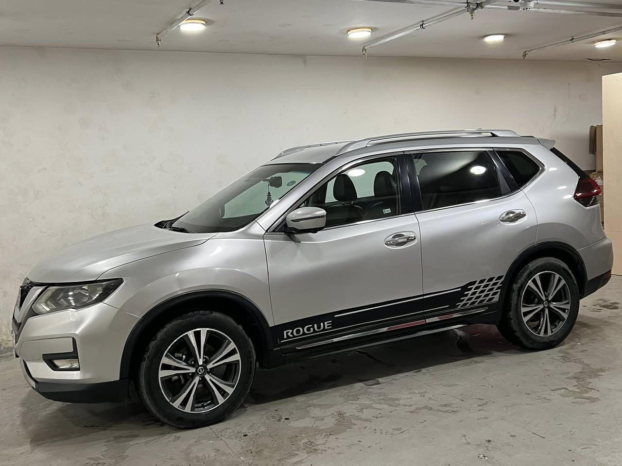 السلام عليكم
نيسان روج ٢٠١٨ لون سلفر ٤ قطع صبغ رقم اربيل ماشية ٧٠ الف ميل مكانهه بغداد
محرك ٢.٥   4سلندر 

السعر ١٤٨ 
***********
