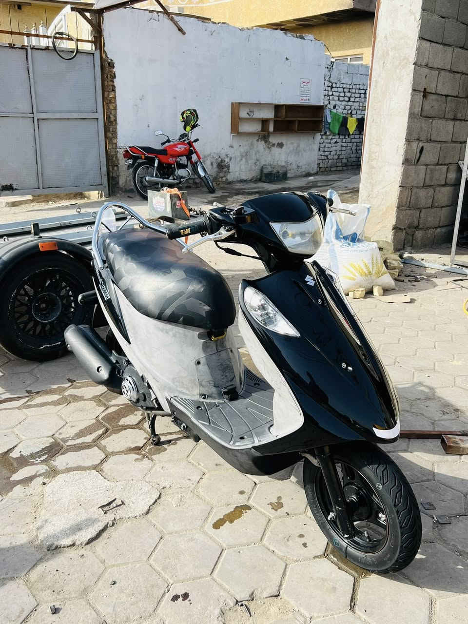 السلام عليكم للبيع ادرس قديم كفاالة عامة كهربائيات مكينه كله عل البلاد دراجه خير من الله شراي اتصل وبيك خير وتدلل ***********
