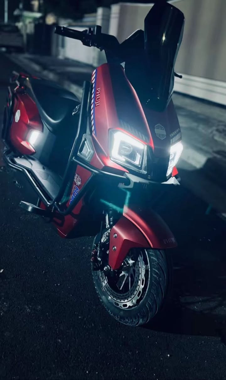 متاح دراجه شحن الصاعقه الدراجه السرعه الحقيقيه 90او80 الدراجه نضيفه صارلي شهرين من أخذته سعره خاص او ***********
