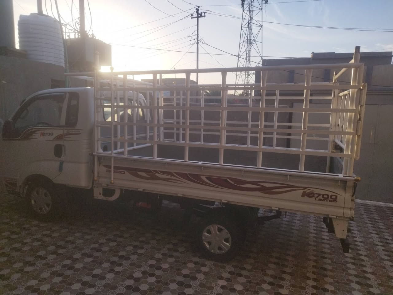 السلام عليكم للبيع كيا 2014 رقم بابل تحويل مباشر باسمي السيارة شاصي مكفول رقم شاصي واضح سياره مكفول وجاهزه مكينه 2700 مكينه كير حداديه تايرات خير من الله برغي ماعايزه سياره جاهزه على 24حبايه كبل للشغل ترايه يخبل سياره احله من الصور ملاحضه (المحجر ويا السيارة ) السعر 105وبيها مجال 
 مكاني بابل مركز المدينة
***********
***********
