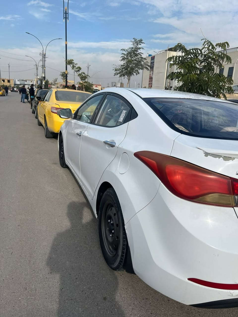 السلام عليكم. النترا مديل ٢٠١٦ للبيع رقم ميسان. مداور ثاني يوم. محرك ١٦٠٠. معله كازكيت علمود الدوانز. يعني السياره اسم الدوانز مابيه حداديه. تبريد. مكينه كير. تخم تاير جديد.   بيه صبغ جاملغ امامي. والباب الخلفي  فقط مفتوح السعر 100. وبيه مجال بسيط.   مكاني ناصريه سوق الشيوخ ‭٠٧٨٠ ٨٤٩ ٢٩٠٠‬
***********
