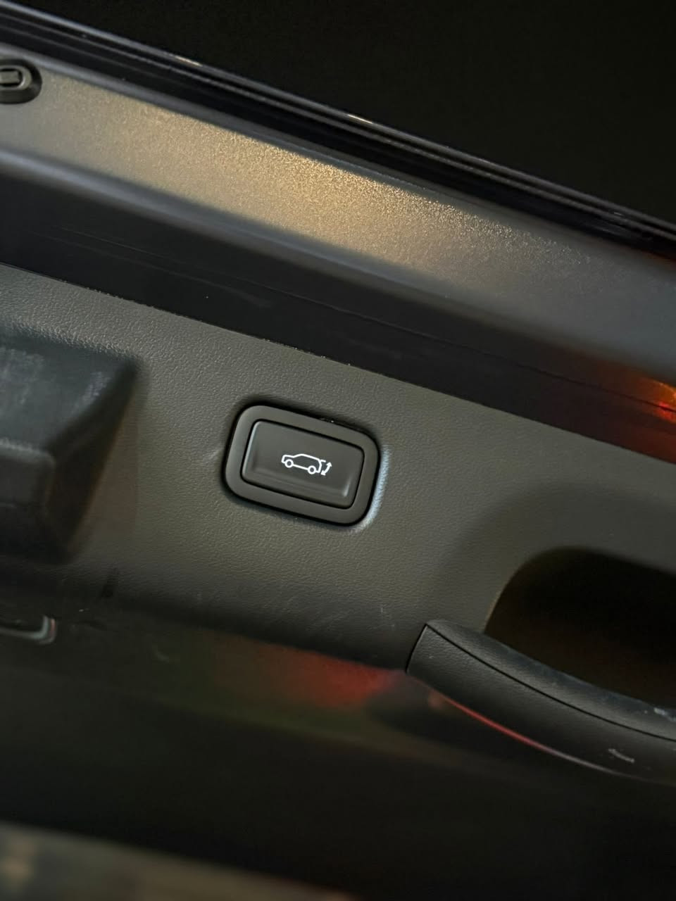 السلام عليكم كونا موديل 2024 مكينة 2000 دوش وارد استرالي السيارة فول مواصفات عده البانوراما 
المواصفات :
حساس عين 
تشغيل عن بعد 
خمس كامرات 360 
كراسي كهرباء
تدفئة وتبريد كشنات 
صندوق كهرباء 
قيادة ذاتية 
رادارات امامي خلفي جانبي  
شحن هاتف لاسلكي 
رادارات الخروج عن المسار 
ماسحات اوتو 
اضاءة اوتو
السيارة كلش نضيفة ومابيها اي نقص 
الحادث قطعة واحدة فقط 
السعر :145$ وبيها مجال 
التواصل :
***********رقم الهاتف
