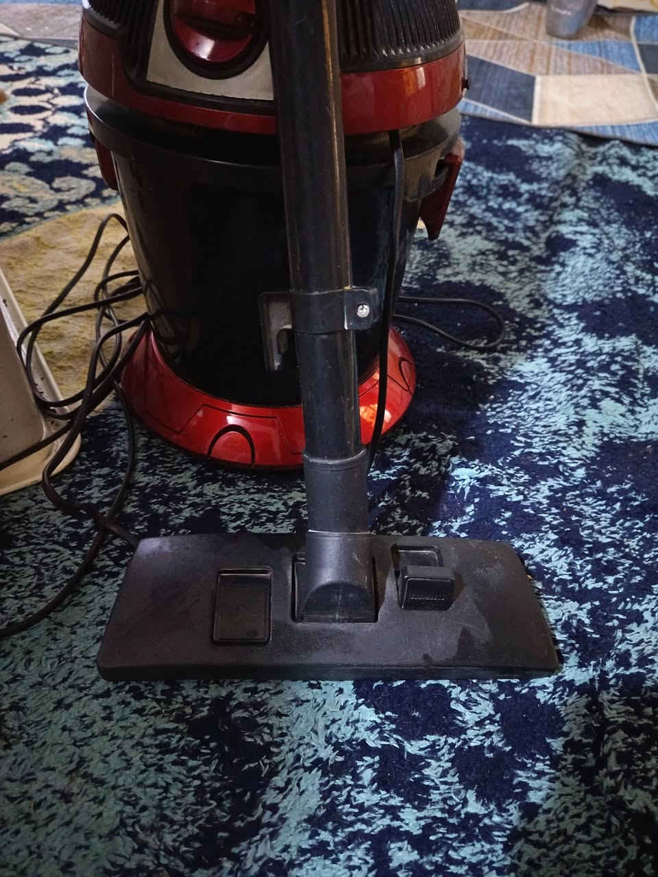 سلام عليكم مكناسه كهربائية للبيع نضيفه وشغاله مابيه شي وسعر مناسب الاستفسار واتساب ***********
