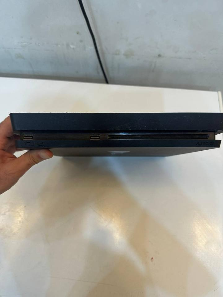 السلام عليكم
بلي 4 سلم واحد تيرا اوربي ويا يدتين وقرص جيتي وكول افو ديوتي وحساب فيفا ٢٥ مشتري بلي نظيف كلش ممفتوح ولا مصلح مكاني بغداد ***********
