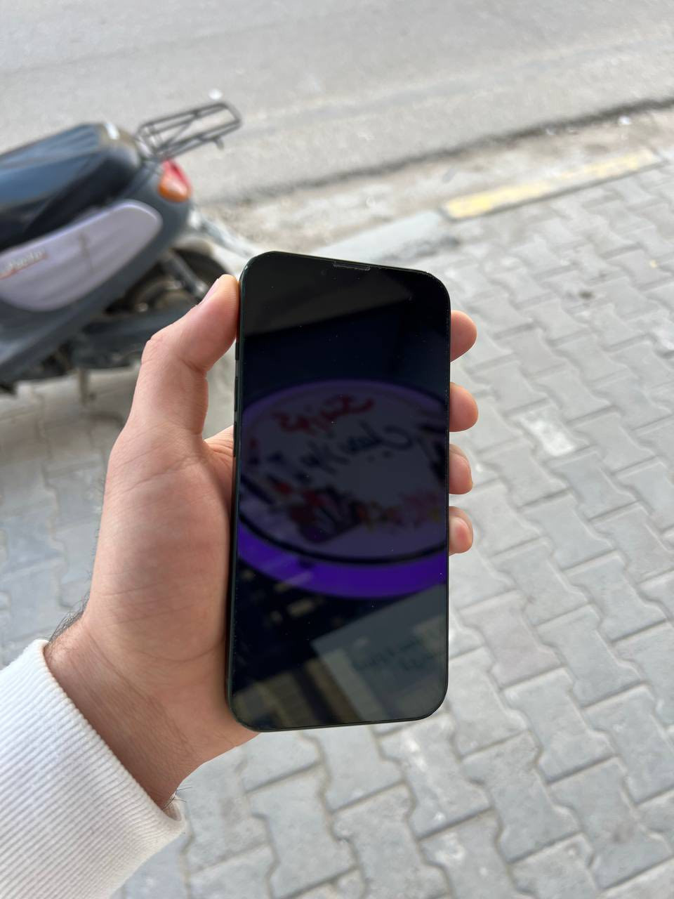 السلام عليكم
ايفون 13 عادي ذاكرة 256 بطارية 78‎%‎ نموذج M شرق اوسط بدون مُلحقات فقط و ويا 3 كفرات 

للبيع ب 450 الف و بي مجال 
مكاني حي البلدية 
***********
