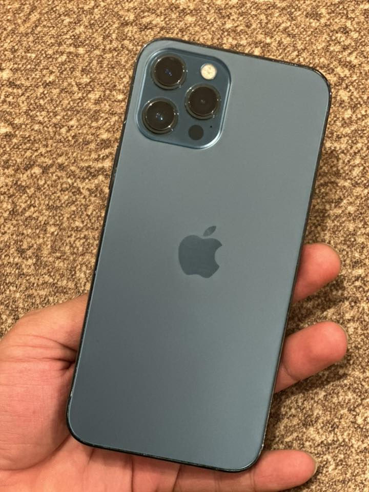 سلام عليكم 

12 pro max 
256
جهاز نضيف ممبدل بي شي 
بطاريه 65 مبدل ضهر و الكامره *1 بيها رجه امرار تجي وامرار تروح 
نجف ***********
سعره 350
