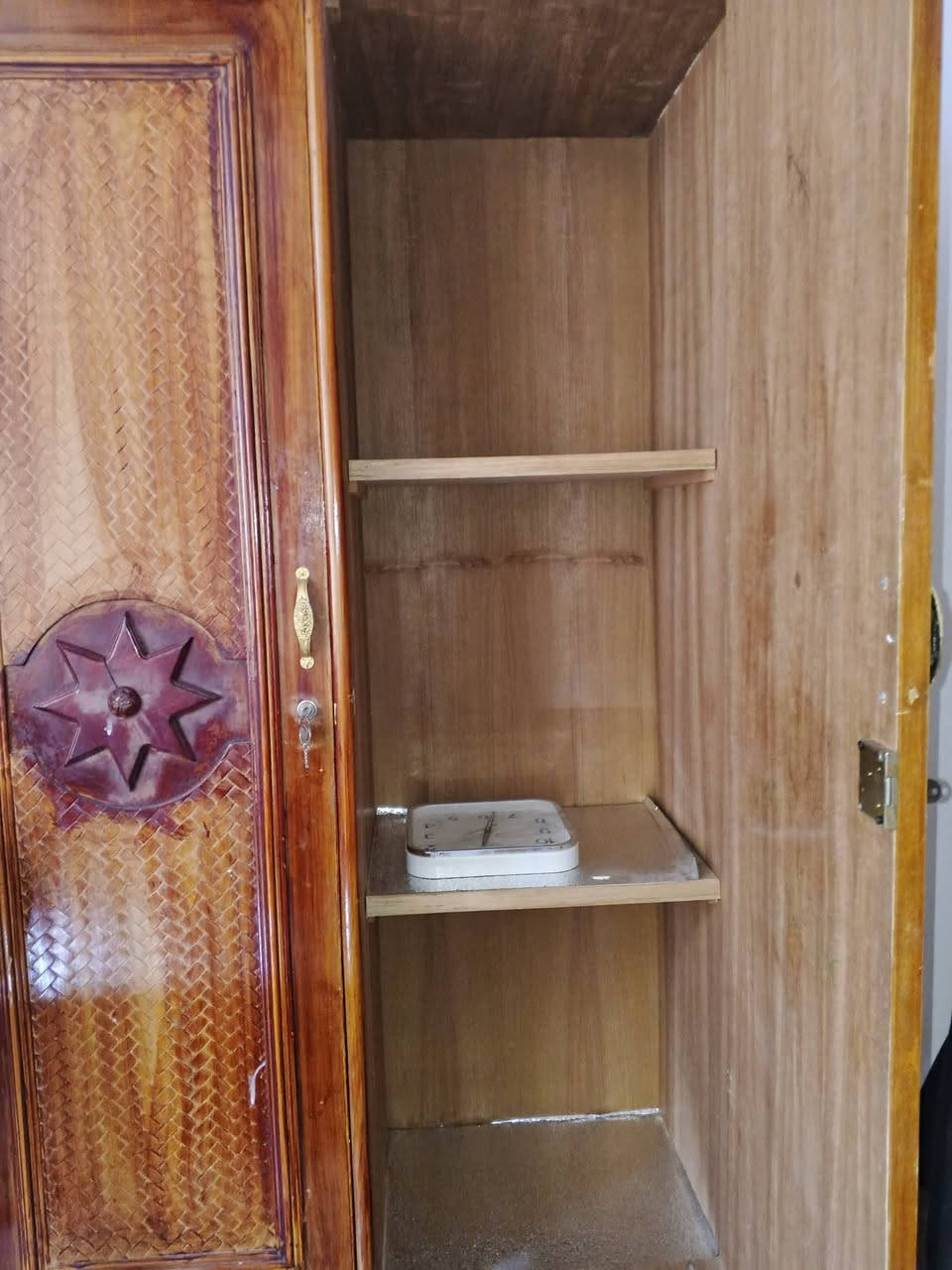 كناتير للبيع بابين صاج سعر 125 وبي مجال جديد وما بي اي ضرر وعندي بعد واحد نفسة بل ضبط يعني ثنين للاستفسار *********** مكاني بغداد حي اور
