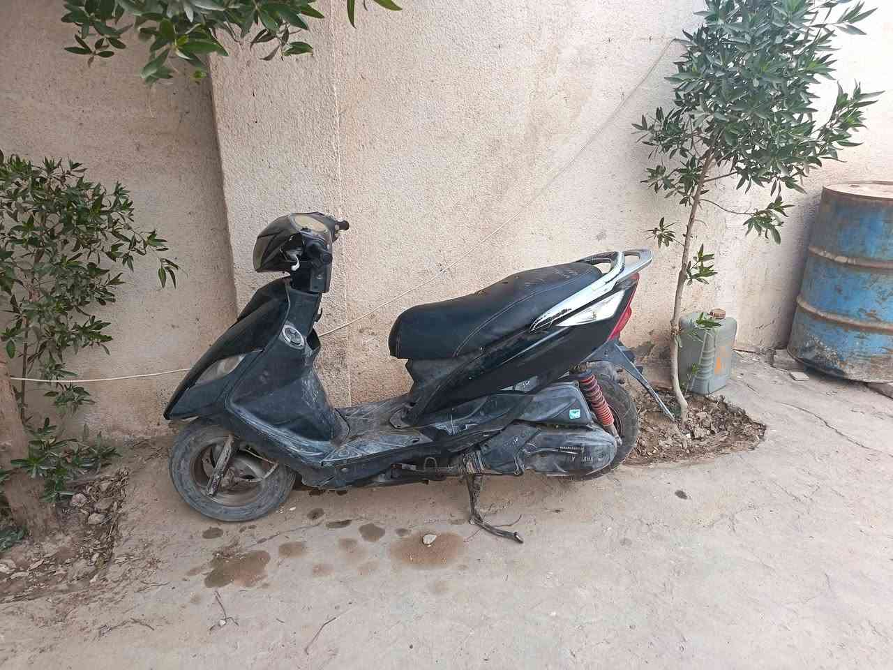 للبيع دراجه يابنيه كربلاء السعر 400 وبيه مجال الشراي يتصل
***********
