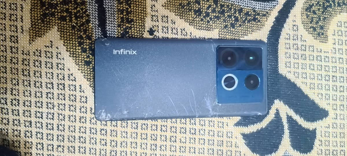 انفنكس  نوت 40 برو
ذاكره 256
بطاريه 5000
رام 8+8
60فريم
شحن 70واط ويدعم شحن عكسي 
فقط ضهر مكسور شرط ابيعه 
السعر 165


**إذا كنت صاحب هذا الإعلان وتريد حذفه لأي سبب، رجاءا أرسل رسالة إلى الدعم الفني**