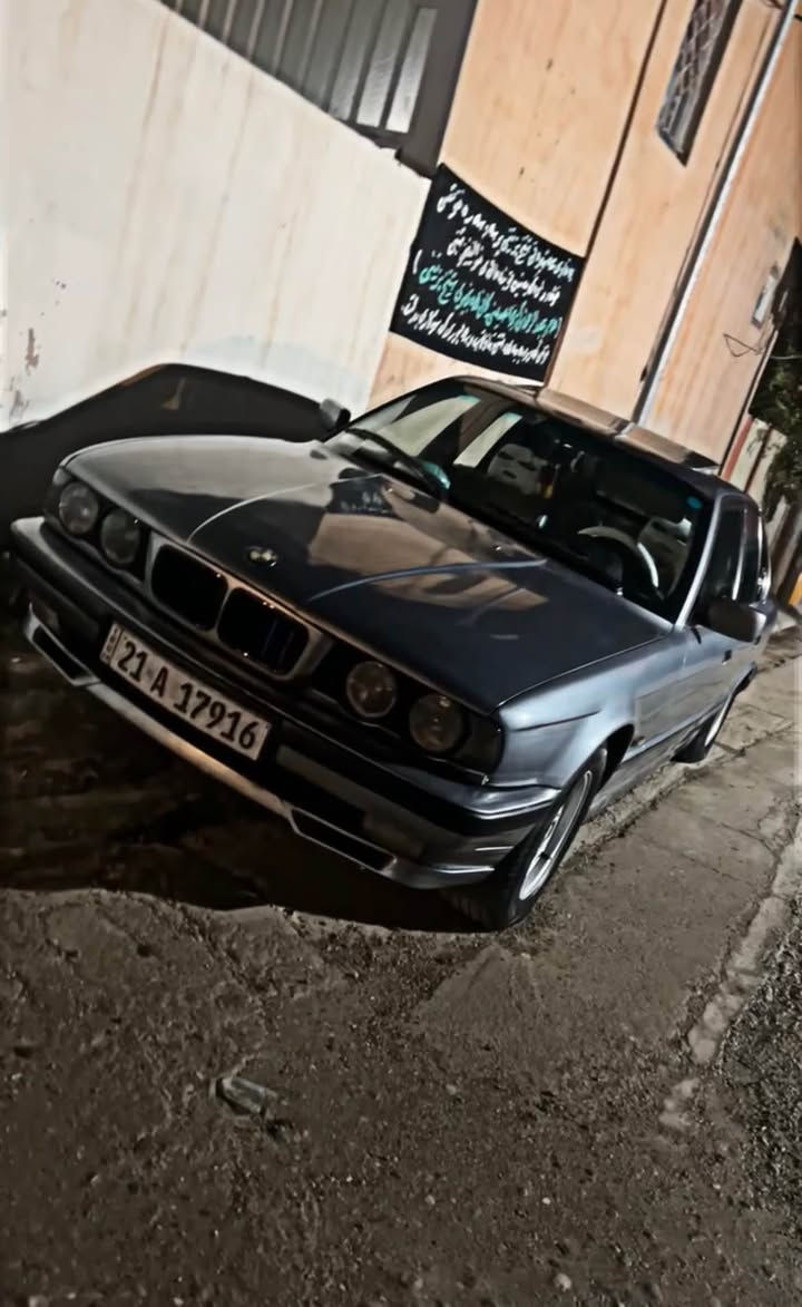 Bmw موديل ٩٢ كير عادي سةنةوي تازةيةتا ٢٨ 
چاملغ دواي سةكن ليدراوة بي ناو گرتن كوبون بةنزيني هةية شويني كركوك
*********** كركوك, العراق
