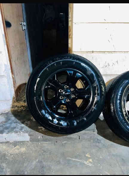 سلام عليكم ويل كب 18 جديد جديد لا بي زلق ولا اي شيء  جديد التاير نص عمر السعر  (6) ورقات وبيهن مجال الرقم ***********/ العنوان بصره
