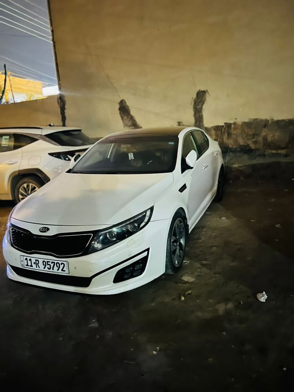 اوبتيما 2015 VIP
اعلى فئة مواصفات
 حساسات امامي خلفي 
اوتو هواد 
سايد بريك دكمه 
كشنات كهربائية 3 وضعيات
دواسه علامه كيه ٤ 
ترحيب 
مري شفط 
اشاير مري
لايت دوار ويه ستيرن
دمام بلادي انفنتي
سستم سماعات ١٦ سماعه انفنتي
تحكمات ستيرن
 انظمة قياده 
داخل جلد 
 تدفئة تبريد ٤ كشنات
سلايت كامل 
٥ ويل كب 
حساس لايت دوار ويه ستيرين
كشنات كهرباء 3 وضعيات 
هواي بعد مواصفات بيه
تخم تاير جديد
دهن كير جديد 
دهن محرك موتل جديد 
بيها طخة قديمة الموضحة بالصور ترجع بارد بس مصارلي مجال اسويها
سيارة احلى من الصور كلش نظيفة ومعتني بيها 
ب 150 مجال بسيط جداً حك الجية فقط 

مكان بغداد السيدية
***********
