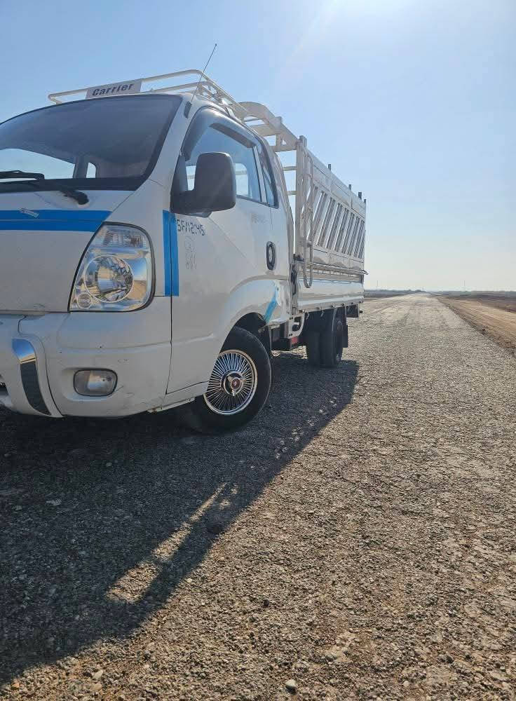 السلام عليكم سياره كيا حمل نثيا 2012 مكان بغداد ***********
