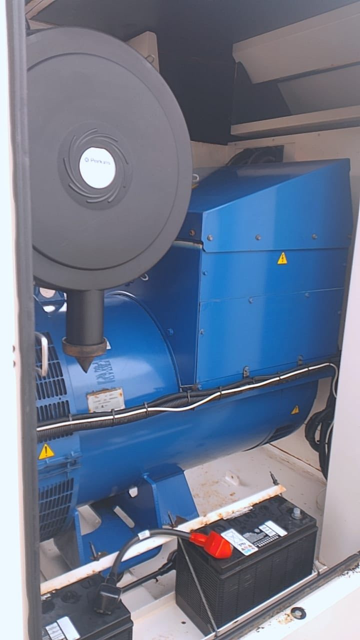 بيركنز حجم 2500
‏FG وارد بيرطاني 
500kV
ساعات العمل  389 ساعة 
المولد شرط الفحص والحمل 
يوجد كافة انواع واحجام المولدات 
يوجد توصيل كافة المحافظات 
العنوان اربيل 
***********
***********
