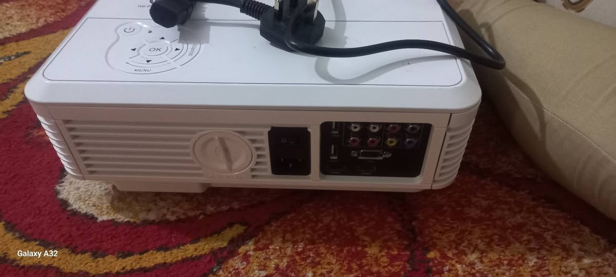 السلام عليكم هاذا الجهاز عرض سيلمانه طلعلي بل امزون وما اعرف ابهاي الشغلات للبيع السعر ٧٥ ابيه مجال والجهاز شغال المكان الكمالية ***********
