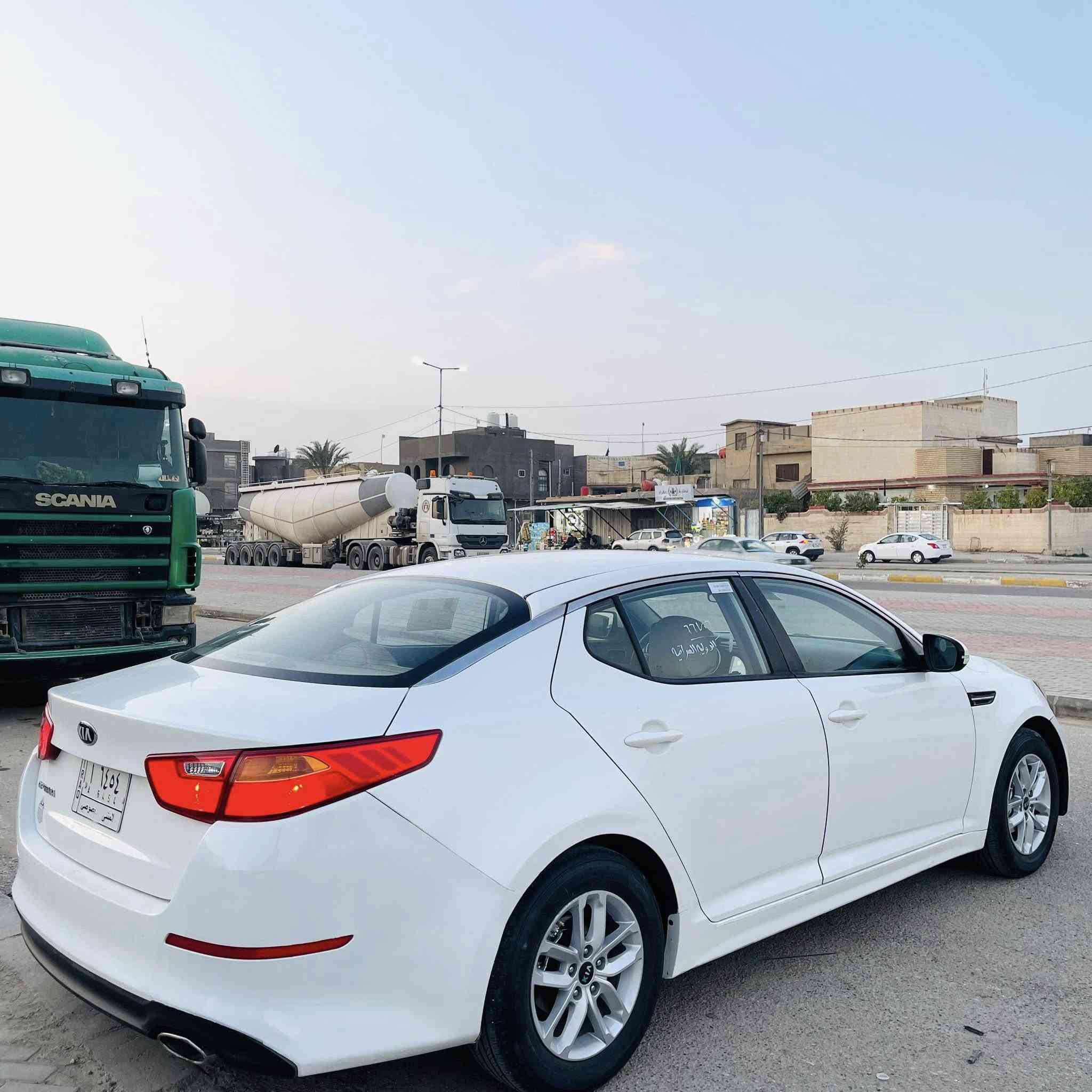 للبيع: كيا أوبتيما 2014 (خليجي) مكفوله كفاله عامه 
• المحرك: 2,000 CC (نظيف جداً وبشرط الفحص).
• المواصفات: خليجي أصلي، تحكم ستيرنج، نظام Eco، تبريد قطعتين، ويل كب، حساسات خلفية.
• الحالة الفنية: كير ومحرك وحدادة 100%، السيارة جاهزة من كلشي وما محتاجه مصرف
: سنوية جاهزة للتحويل (بإسمي).
💰 السعر: [143] ورقة (بيها مجال قليل ).
📍 المكان: [السماوه ].
📞 للتواصل: [***********].
