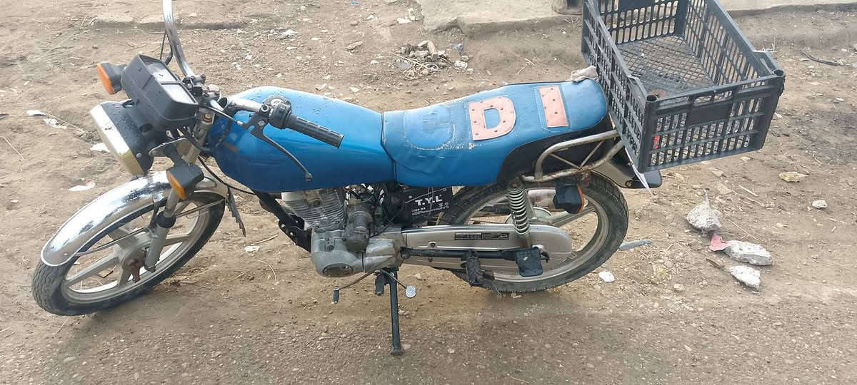 دراجه للبيع نضيفه مكاني ديالى بعقوبة تقاطع الساده ليريدها يخبر اويدلل سعر 200وبيها مجال***********
