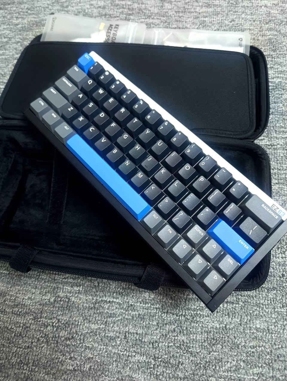 كيبورد مغناطيسي IQUNIX EZ63 
سوجات Star light
Layout: 60% CNC Aluminum
Polling Rate: 8000Hz
Latency: 0.125ms
RT: 0.01mm
Keycaps: Double Shot PBT


**إذا كنت صاحب هذا الإعلان وتريد حذفه لأي سبب، رجاءا أرسل رسالة إلى الدعم الفني**