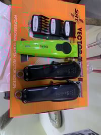 سنيو هنكاري نضيفه  سنيور اصلي  بطاريه ضعيفه او الخضره جديده السعر ١٠٠ ...