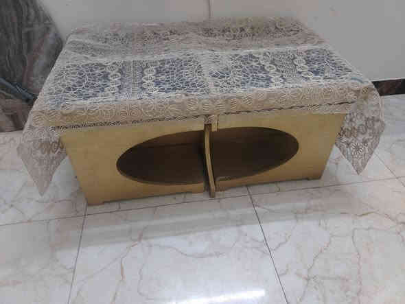 تخم عشر مقاعد تركي نظيف سرير ومخزن ٥٥٠ مكان زيونه اتصال *********** مع طبلات
