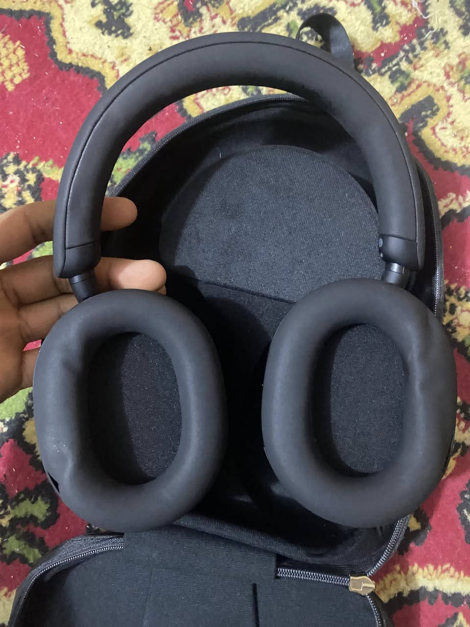 السلام عليكم سماعة سوني M5 للبيع غير مستخدم السعر 290 الف مكاني بغداد ***********
