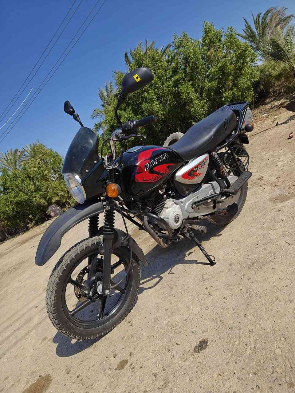 سلام عليكم دراجه بوكسرموديل(23/ البيع دراجه تخبل بس مجفته اوراق كامله سعره (1450)وبيه مجال،، ***********
