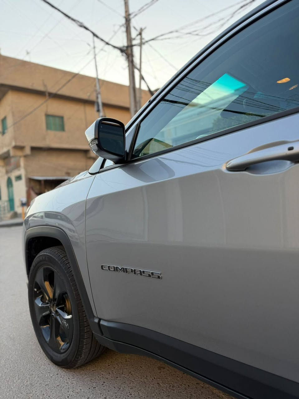 جيب كومباس LIMITED
رقم بغداد بأسمي تحويل مباشر 
الموديل : 2019 
تو كولر 
حجم المحرك : 4 سلندر 2400
عداد المسافه : 48الف mill
الضرر : جاملغ و باب صبغ بدون دواخل  
المواصفات .. بصمة تشغيل وابواب 
 - مقاعد جلد - تبريد قطعتين - توويل المرغوب- اوتو ستوب
سايد بريك كهرباء - مثبت سرعه 
شاشة  كبيرة كار بلي - كامره خلفيه - حساسات خلفية_ اشاير بالمري_جنطة كهرباء 
السياره جدا نضيفه وجاهزه بدون نقص
السعر ( 138 ورقه ) قابل للتفاوض
للاستفسار الاتصال  
***********
مكانها كربلاء
