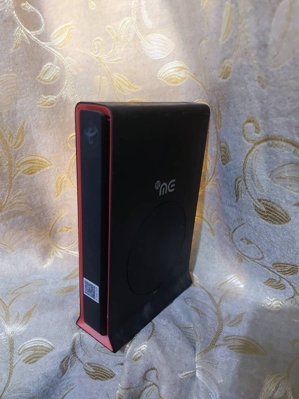 السلام عليكم راوتر ضوئي للبيع شغال عل فحص ٢٥ وبي مجال مكاني نجف ***********
