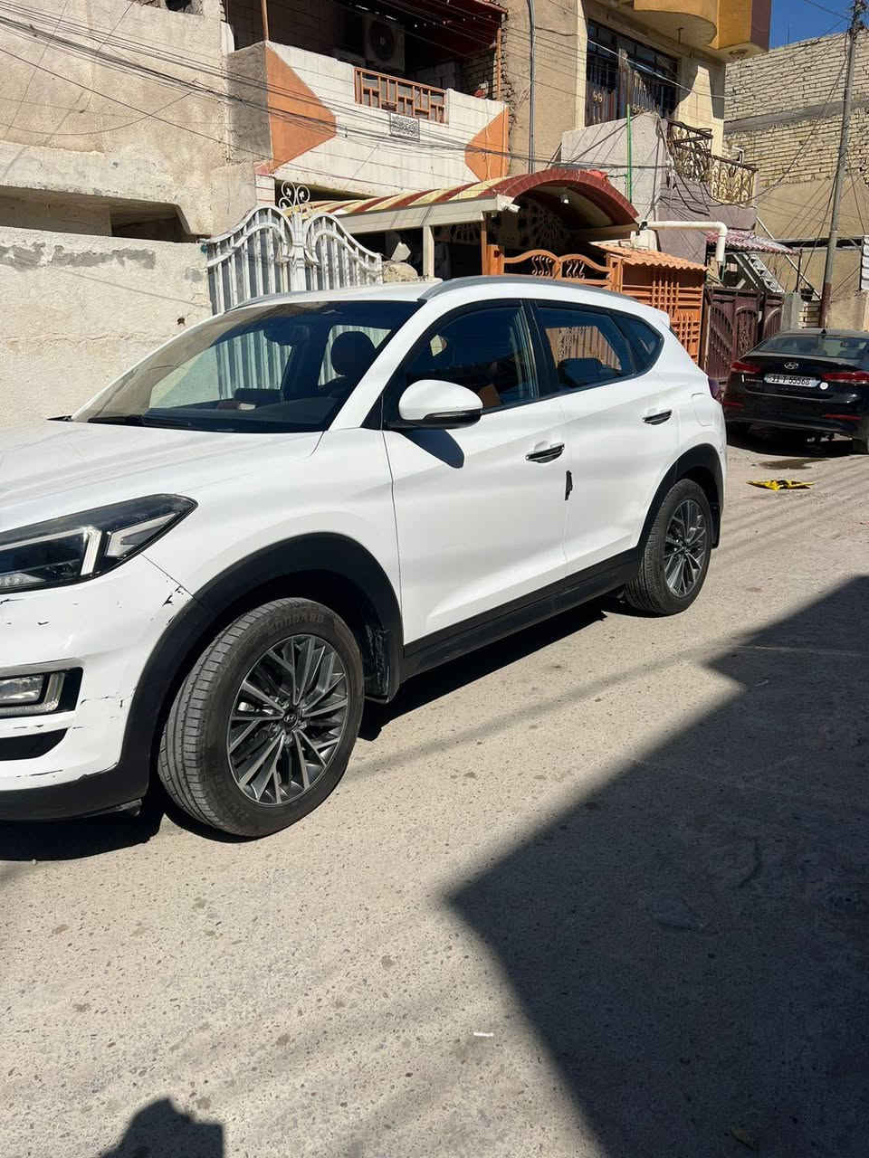 السلام عليكم توسان 2019 شركة الكاصد مكفولة من ضربة وصبغ بيها بارد مكانين وكم شخط 
باسمي السيارة مكاني البياع الشرطة الخامسة 
السعر 188 وبيها مجال 
اتصال ***********
