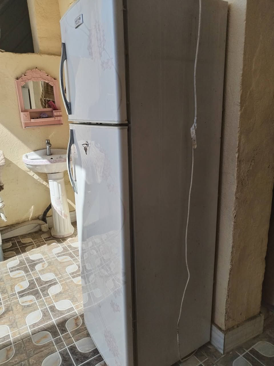 السلام عليكم
ثلاجة 12 قدم شغالة فول السعر 100 وبيها مجال بسيط شرط تفحص يله تاخذها ثلج


**إذا كنت صاحب هذا الإعلان وتريد حذفه لأي سبب، رجاءا أرسل رسالة إلى الدعم الفني**