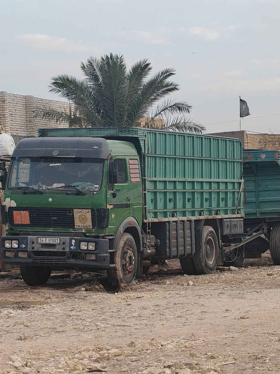 البي تك مديل 88كير 160مكينه 35 سنويه جديده مسجله تك للبيع قاطره ومقطوره تخم تاير سياره مكفوله كفاله عامه السعر   40مليون وبيه مجال لاستفسار على رقم ***********
