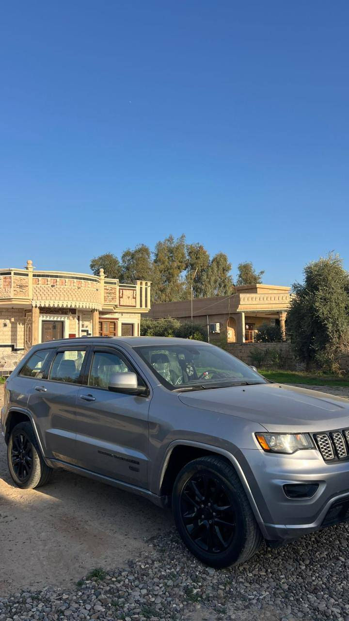 الضرر جاملغ وباب خلف السائق
مواصفات 
بصمة تشغيل وابواب 
كشنات جلد كهرباء هيترات 
دركه هيتر سلايد 
شاشه نفخ وكاربلي 
تشغيل عن بعد وتوقف ذاتي وصندوگ كهرباء 
وع البانزين العادي قطرة دوانص مابيها
وبعد بيها هواي موصفات  وسياره  كلش نظيفة  بيع او مراوس حسب القناعه  الاستفسار  على  رقم 
*********** ... مقداد
