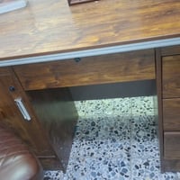 ميز وكرسي جدد الله شاهد جدد السعر ١٥٠ ثنينهن وبيهن مجال ٠٧٧١١٢٢٢٤٢١