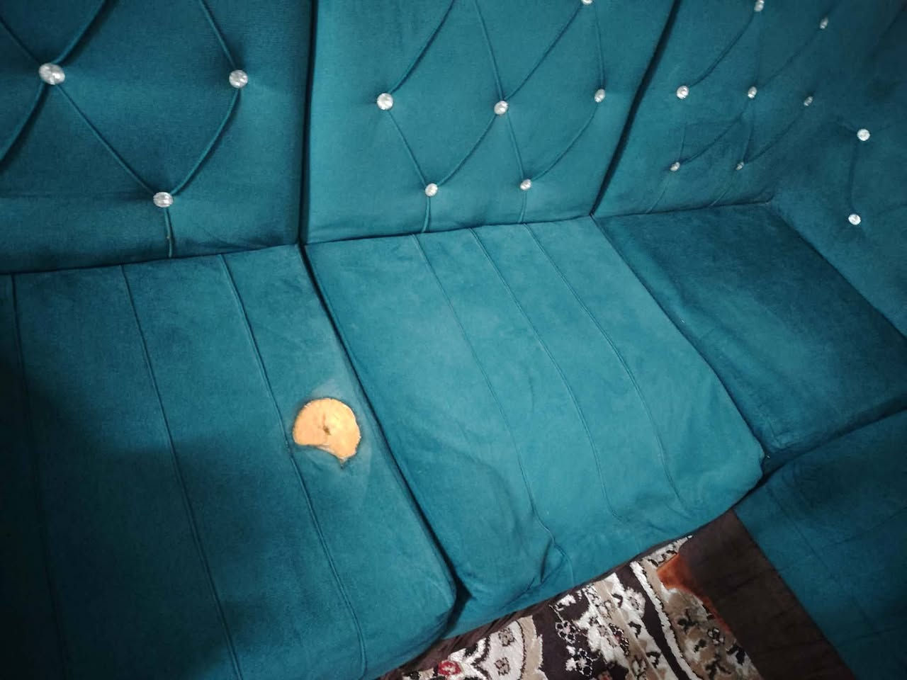 بيع مستعمل شي قليل
معيوب وهاذا العيب كدامك
***********
