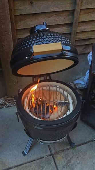 متوفر شواية فحم مندي ومشاوي حجم عائلي سيراميك خارجي والداخل فخار
خام بالكامل وزن 19كيلو فخمة ماركا للحدائق والشاليهات اختصاص شوي
للاستفسار
 متوفر وتساب ***********
