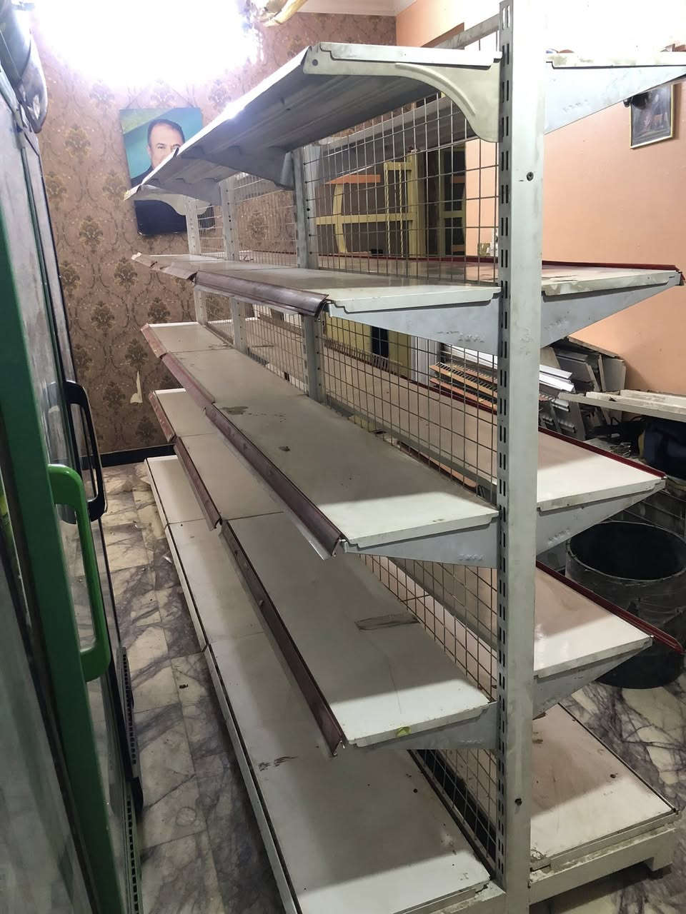 سلام عليكم سفينة وصطيه 3 مترات و60 تركي 🇹🇷ميكانو الاصلي ابو جسرين نضافه 100/100 مع رفوف العدد60 رف تركي 🇹🇷الاصلي ابو جسرين كاملات معه الملحقات الاذرعه والسجج تركي ميكانو  الاصلي العنوان بغداد جميلة شراي يتصل ويدلل *********** ويوجد خدمه توصيل 🚚
