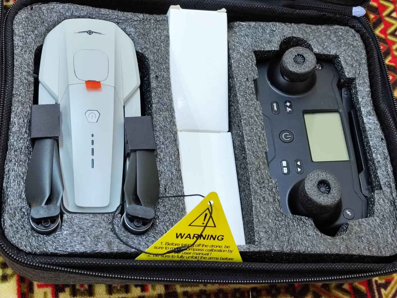 درون جديد من فئه KF102 كامل ملحقاتها  جديد بعدها كبس شركه
كامره 1080 گمبل +يوجد فتحه للرام لزياده دقه التصوير
ارتفاع اكثر من 120 متر 
مدى 3كيلو 
وياها بطاريتين كل بطاريه تنطيك طيران 25 دقيقه
محركات برشلز 
نضامgps  رجوع تلقائي عند نفاذ البطاريه 
ميزات تحكم كثيره بالطائره 
مكاني الشعب 
***********
