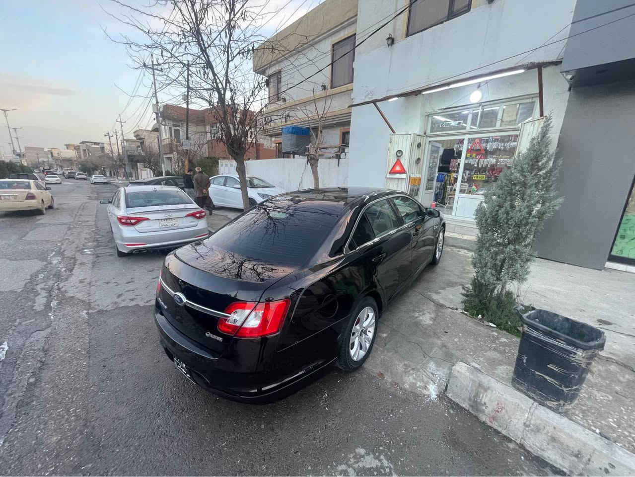 ford taurus 2011
فورد توره س   براوه يه  ٥٥$
كودى بو نه كراوه
ره شى قه ترانه  مه كينه شه ش بستونه
ده عمى نيه بوياخ سه قفو حزام به شه رت
ناوره رده كير اوتوماتيك
جوار جام كاره با اوتو اوينه اوتو دژه فول
ته بريدو گه رمى به شه رت
كيرومه كينه به شه رت *********** السليمانية, العراق
