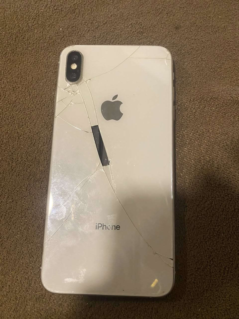 ايفون Xsmax  نطيحة 65 الف كوم حديد ***********
