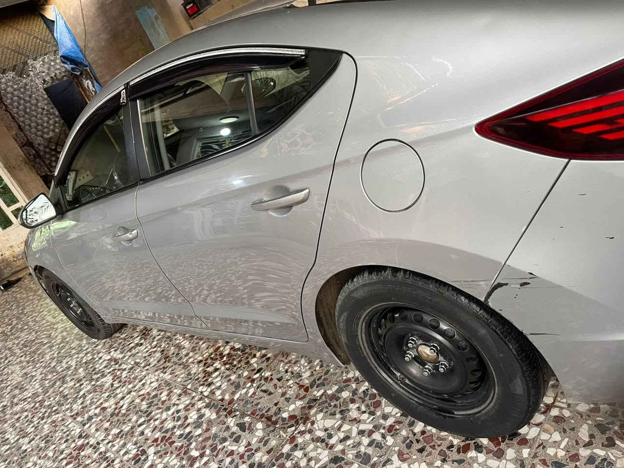 للبيع
الانترة موديل 2020
سعر : 132$
وارد

📍 المكان: بغداد – العبيدي

السيارة خير من الله مكينه كير كشر 

المواصفات: 
نص فول
عده فتحه ول بصمه 

الملاحظات:
بيها شخط بالباب اليمين بصف السايق
وشخط بالباب اليمين الخلفي
📸 صور الحادث موجودة واللي يحب يشوفها حاضر

السيارة استخدام شخصي ووضعها زين
السعر مناسب إن شاء الله

📞 رقم الهاتف:
***********
