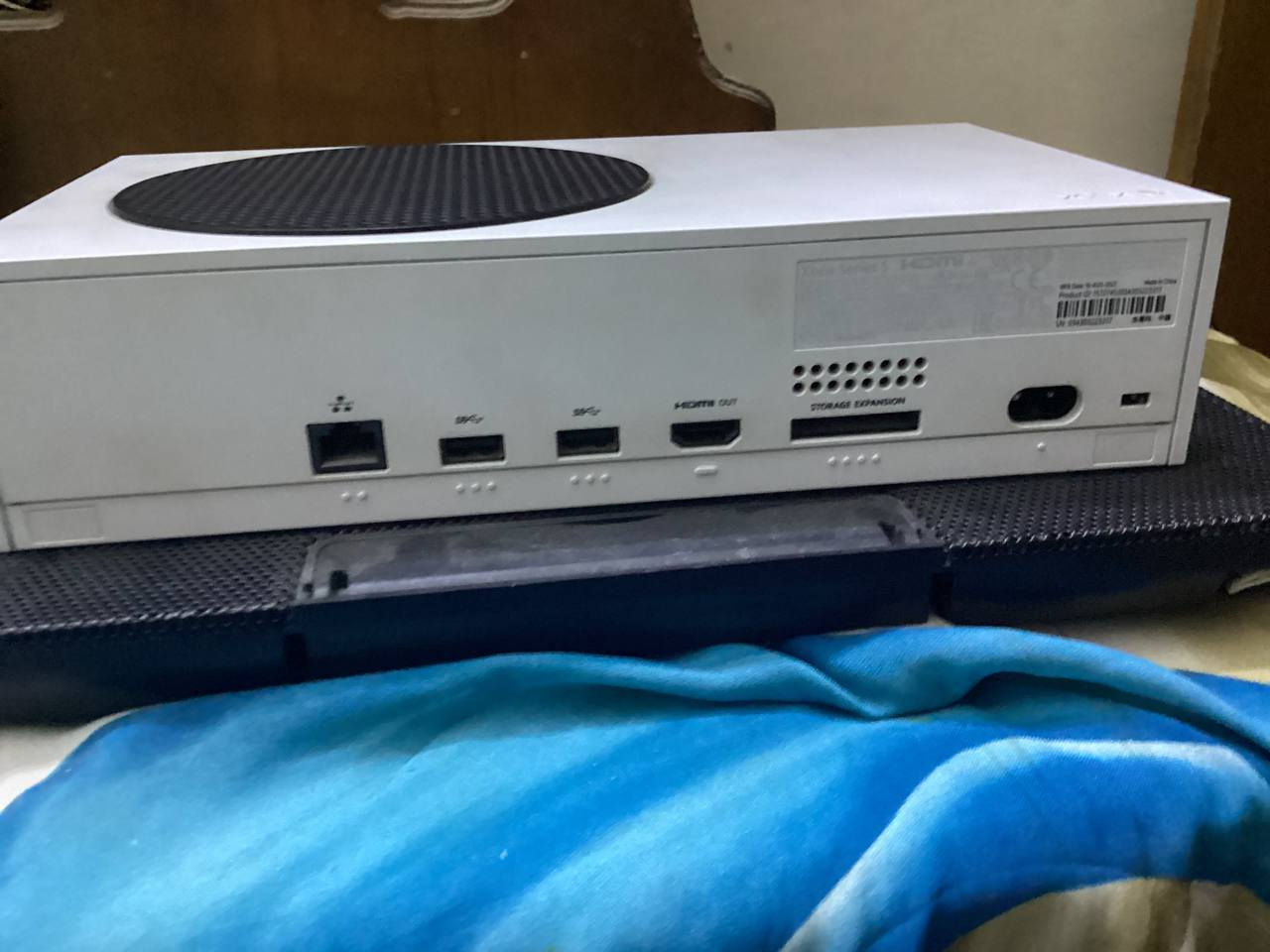 السلام علیکم Xbox sires s إصدار 2022 للبيع الجهاز غير مفتوح ولا مصلح الكارتون موجود لكن واير HDMI ما موجود و اليد بيهة درفت بالغير الأيمن فقط مع شاشة IPS من LG بتردد 100 HZ حجم 24 ممتازة مع الجهاز الشاشة استعمال قليل مع كامل ملحقاته مع ماوس و کیبورد و باد ماوس هدية ( نوعية عادية ) السعر 460 ألف قفل غير قابل للنقاش موقعي السماوة القشلة ولا يوجد توصيل التواصل على الخاص


**إذا كنت صاحب هذا الإعلان وتريد حذفه لأي سبب، رجاءا أرسل رسالة إلى الدعم الفني**