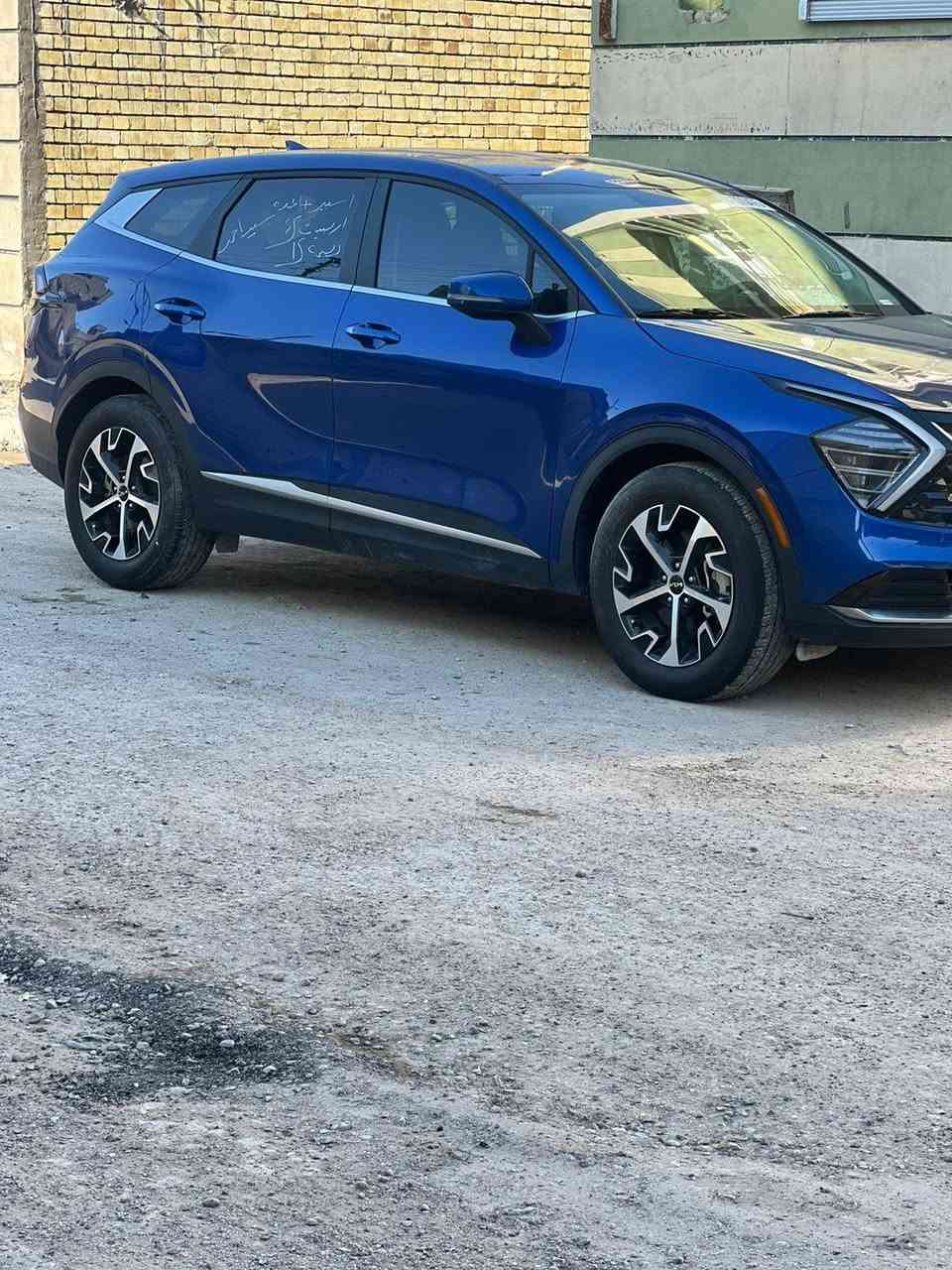 سلام عليكم
كي سبورتج للبيع موديل ٢٠٢٤ 
وارد امريكي حادث شبر بل بنيد فقط 
سياره مواصفات بصمه تشغيل عن بعد رادار امامي خلفي حساسات سايد بريك دكمه وبعد بيها مواصفات للاستفسار اكثر انتصال *********** 
مكان السياره بغداد
