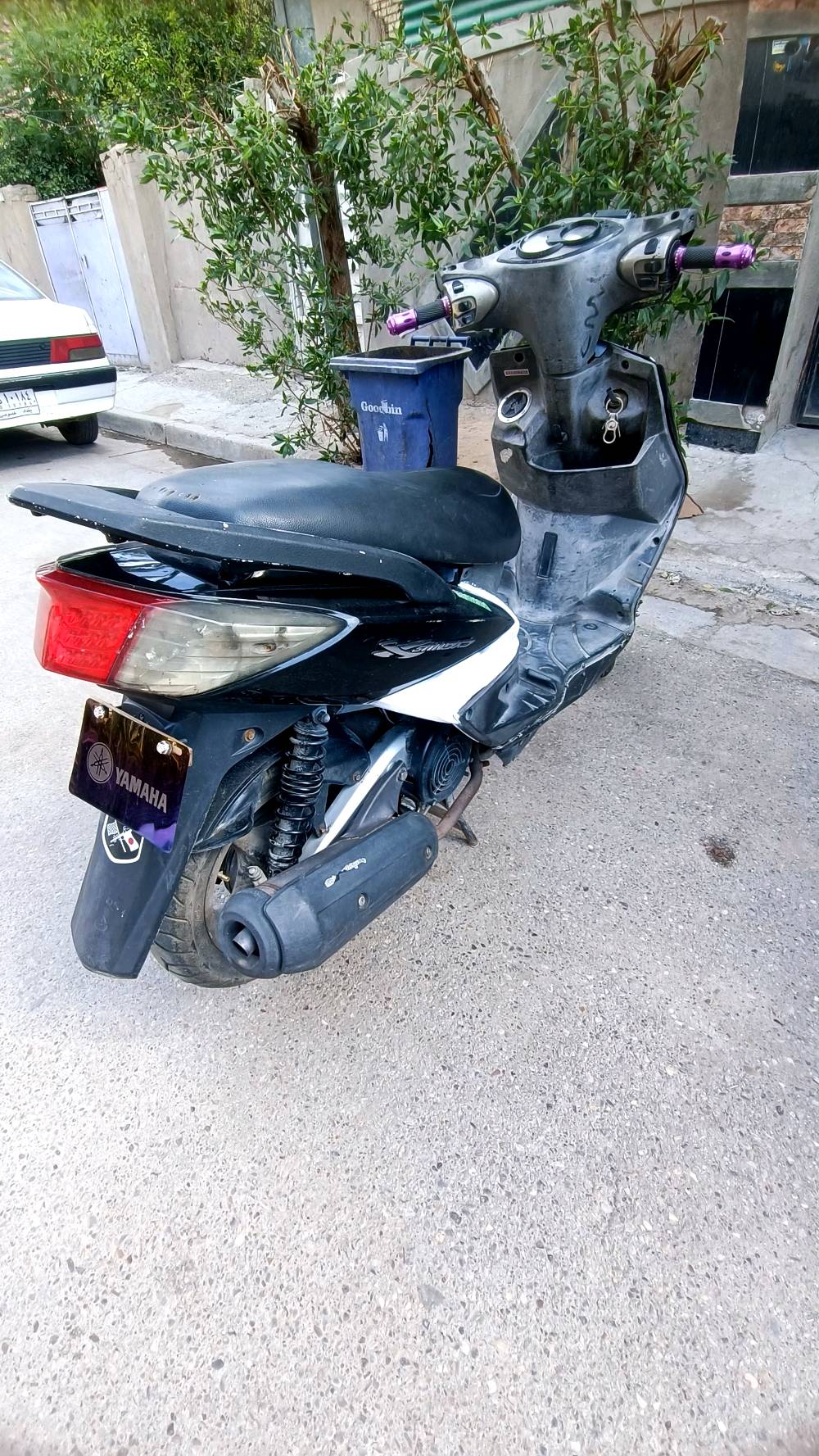 سكنس
فحل نوزل خطين للبيع بسعر 600 وبيها مجال 
الدراجة ماخذها كفاله بس ما اتوقع دراجة ما مفتوحة صارلها سنه ونص تقريبا يمي ما فد يوم وكفت عندي بس ابيعلك محرك مفتوح  للدوام اروح وارجع بيها شغاله بكل وقت و هاي لابيض البيها اني صبغتها بيدي فا الصبغ مو كلش مضبوط + تجي تفحص الدراجة وتشوفها عجبتك اخذها ما عجبتك فا كل الهلا بيك سعرها 600 وبيها مجال مكاني بغداد الحريه الدولعي