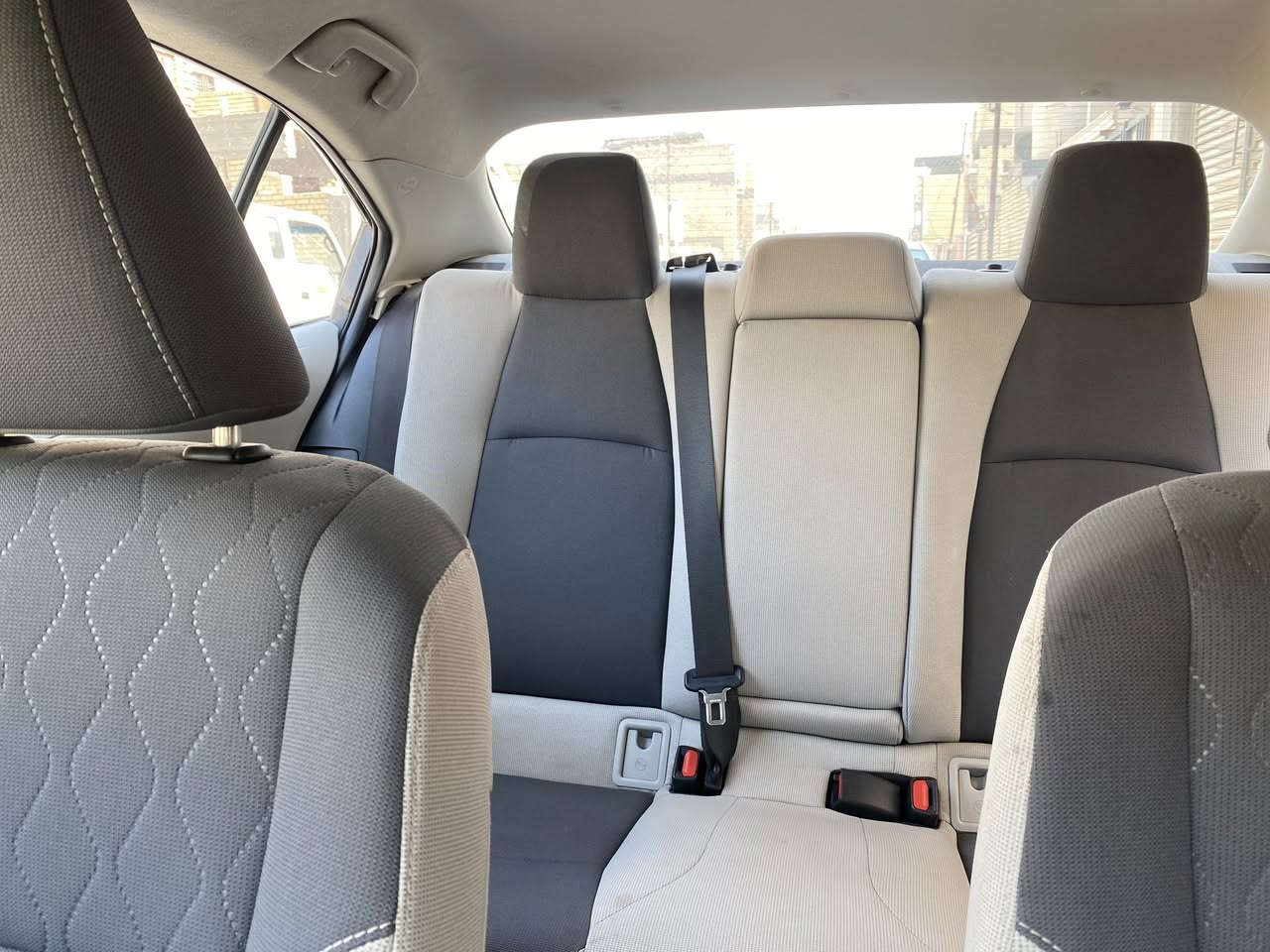 سلام عليكم 
كورلا للبيع
2023 le رصاصي اسمنتي رقم بغداد 
وارد امريكي مكينه 2000
 دخول جديد ماشيه 17ميل
الظرر جانبي تبديل باب خلف السائق
ونص باب السائق صبغ
بغداد الرئاسة 
***********
