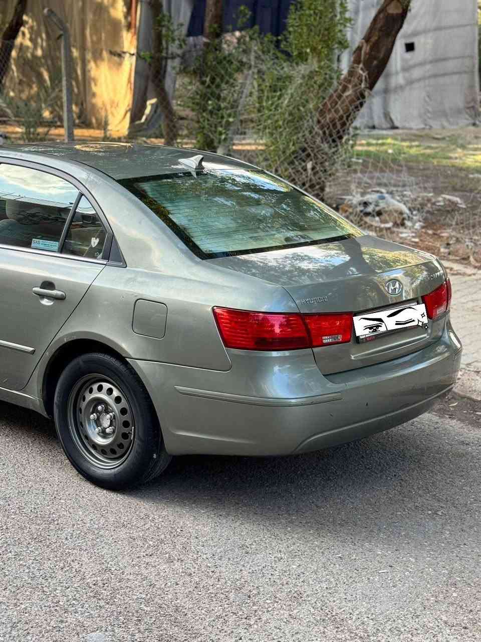 السلام عليكم سوناتاموديل ٢٠١٠متومه طبق الأصل رقم وسنويه شرط الحاسبه والسياره كصه وحده قمارة فقط سياره جديده ونظيفه بمعنى الكلمة وماناقصها اي شي جاهزه والسيارة بنزين اصلي ومكينتها اربعه سندر دوش ٢٤٠٠ ترايك وين مايعجبك واذا شفت اي نقص ينزل من سعرها والعنوان بغداد والسعر ٥٢ والاتصال على هذا الرقم ***********
